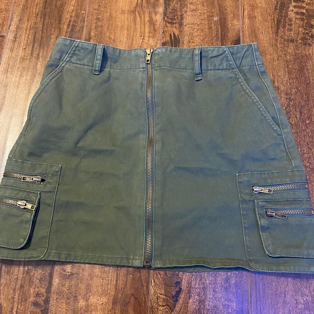 navy green skirt